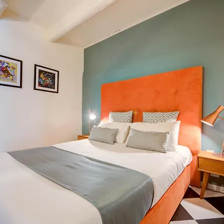 The House In Old Mint Street *