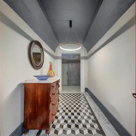 The House In Old Mint Street דירה