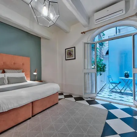 The House In Old Mint Street *