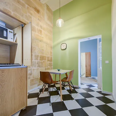 The House In Old Mint Street * La Valette