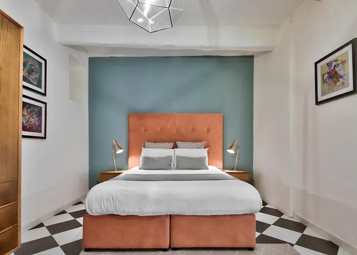 The House In Old Mint Street *